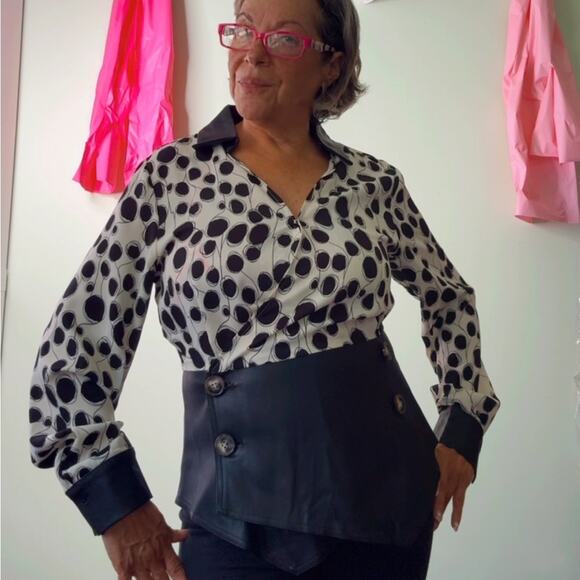 Gracia Black and White Animal Print Wrap Faux Leather Womans Top Size Large - Picture 2 of 16